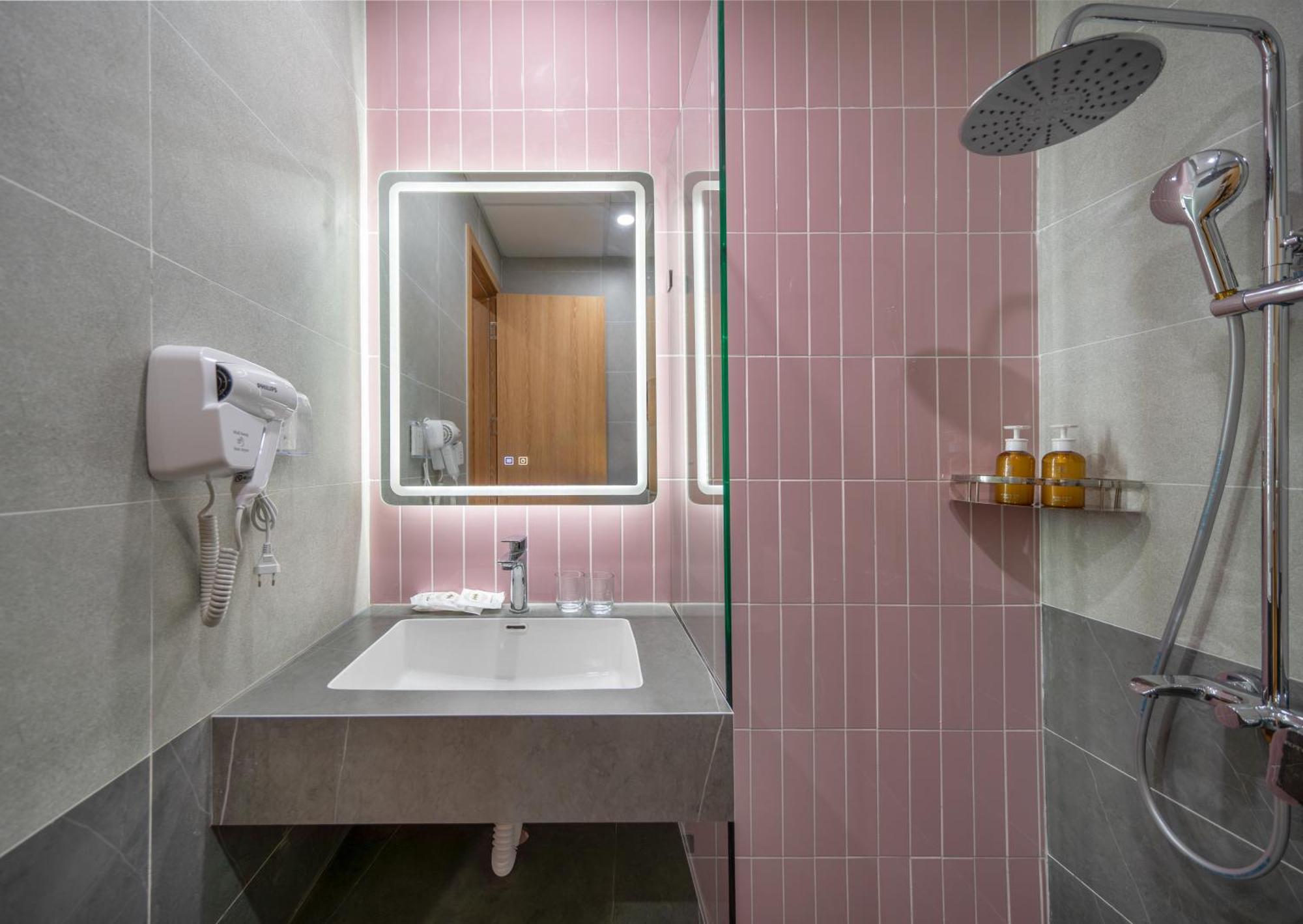 Moonlit Serviced Apartment Hanoi Eksteriør billede